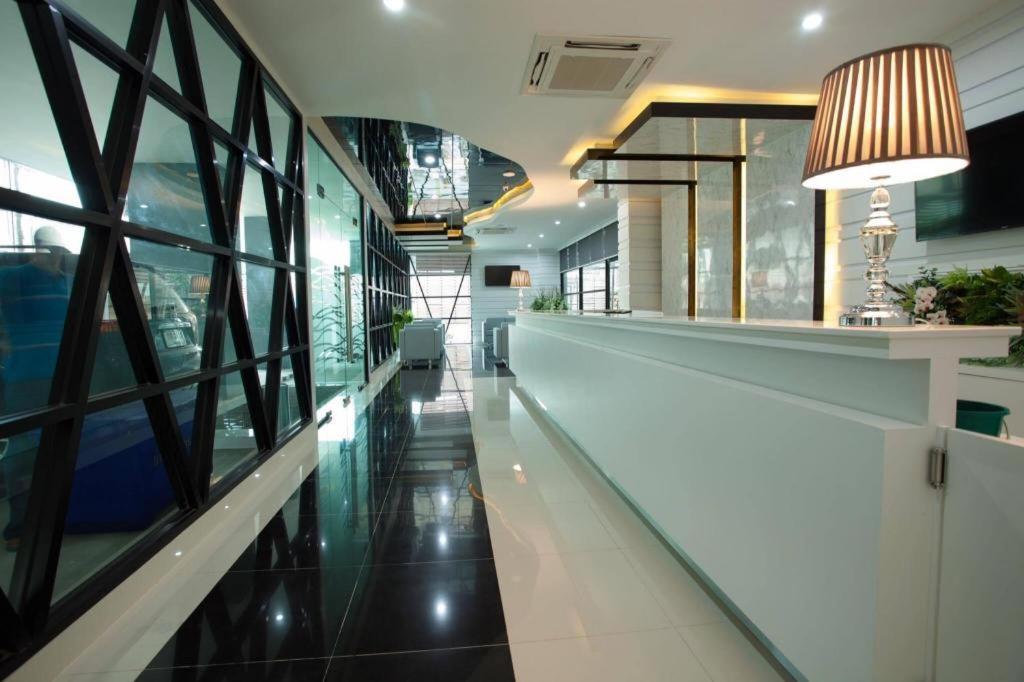 Thanburi Hotel Udon Thani Exteriör bild
