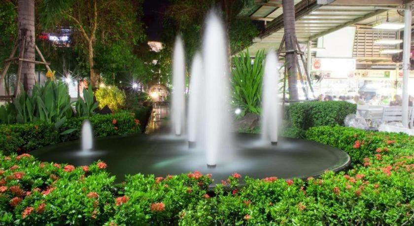 Thanburi Hotel Udon Thani Exteriör bild