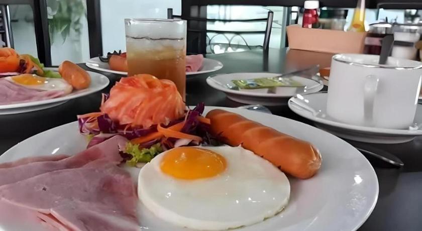 Thanburi Hotel Udon Thani Exteriör bild