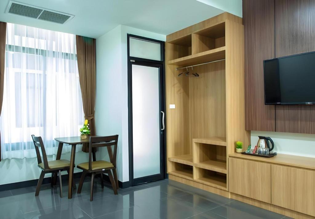 Thanburi Hotel Udon Thani Exteriör bild