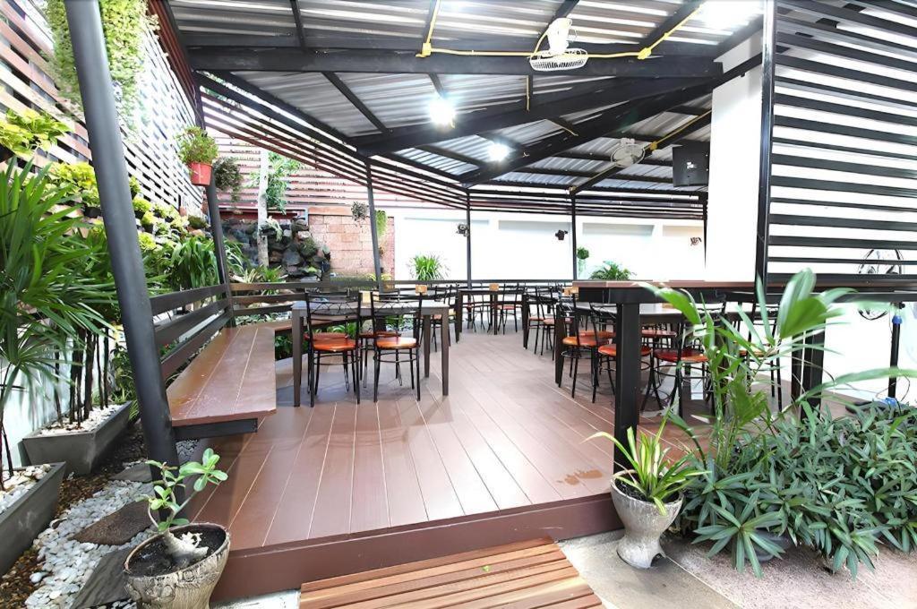 Thanburi Hotel Udon Thani Exteriör bild